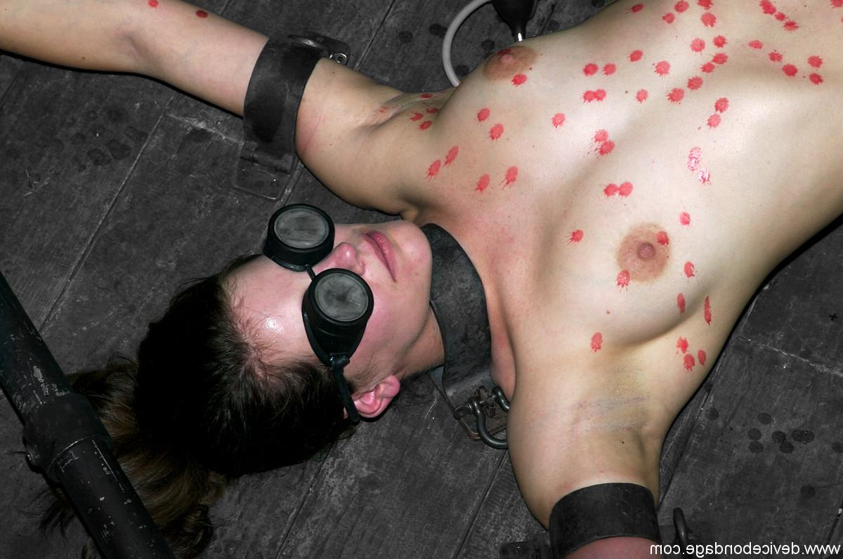 20P Submissive brunette babe Bobbi Starr endures orgasmic punishment in bondage