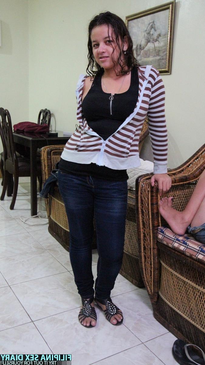 20P La gordita amateur Ann follada por su inocente coño peludo en POV