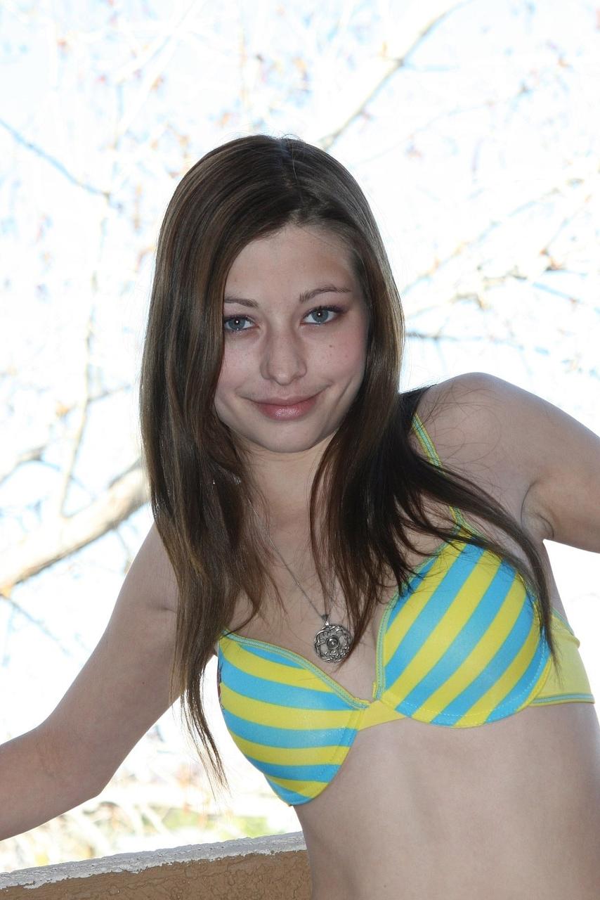 20P Fotos de Chica Adolescente
