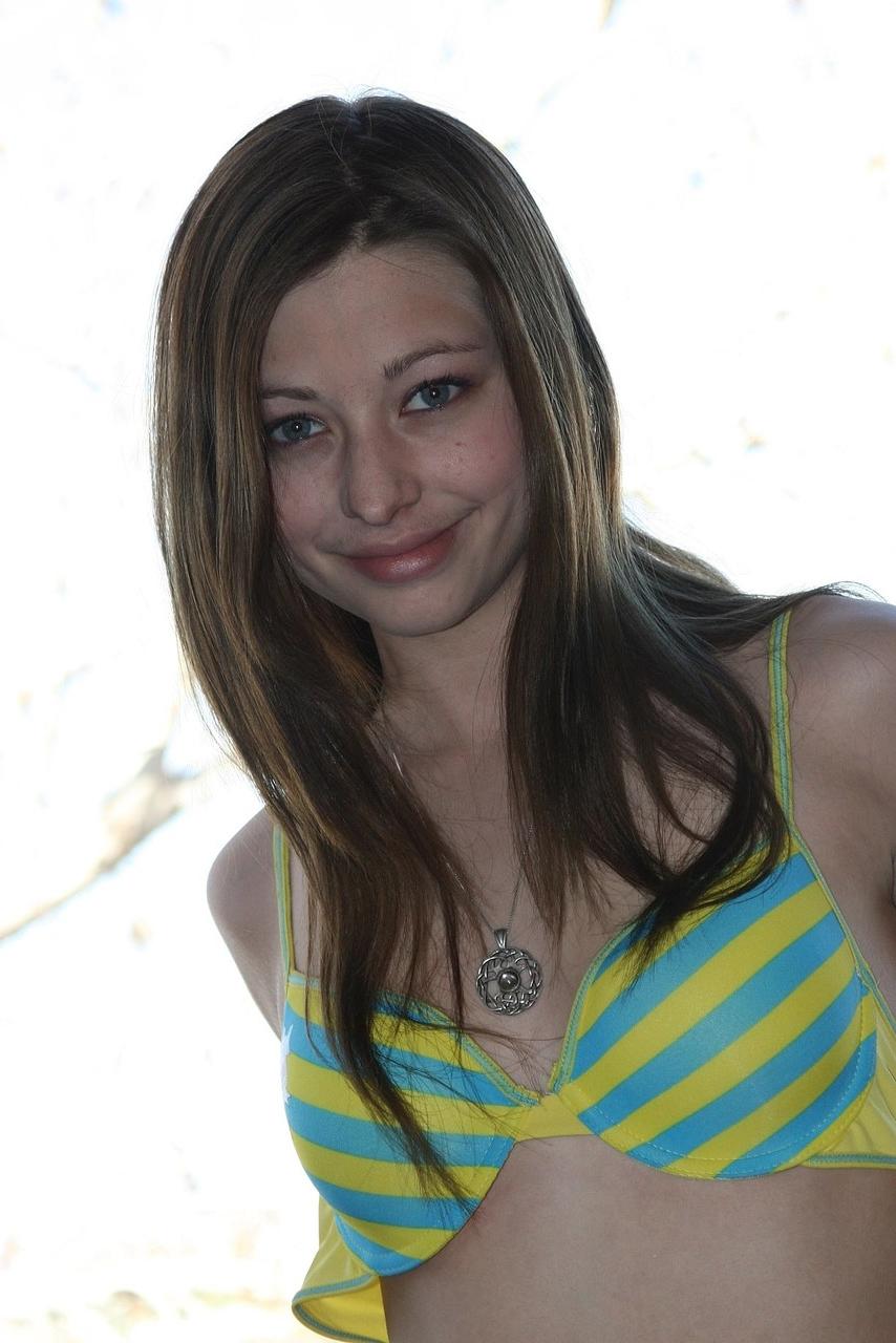 20P Fotos de Chica Adolescente