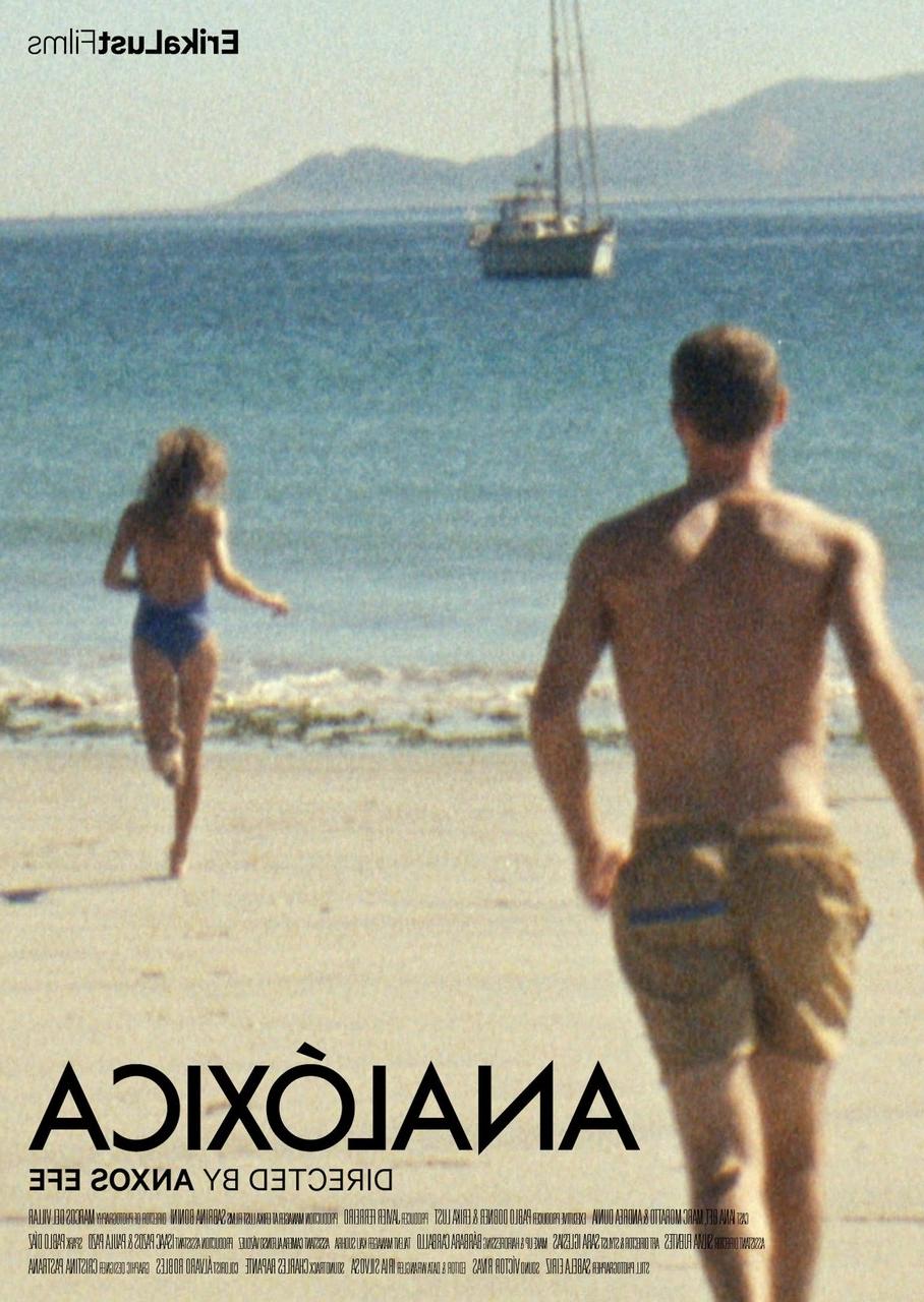 15P Euro babe Iana Bet gets dicked on the sandy beach in front of a photographer