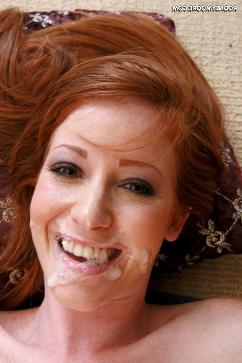20P A amadora ruiva Nikki Rhodes dá cabeça e leva um pau na buceta peluda