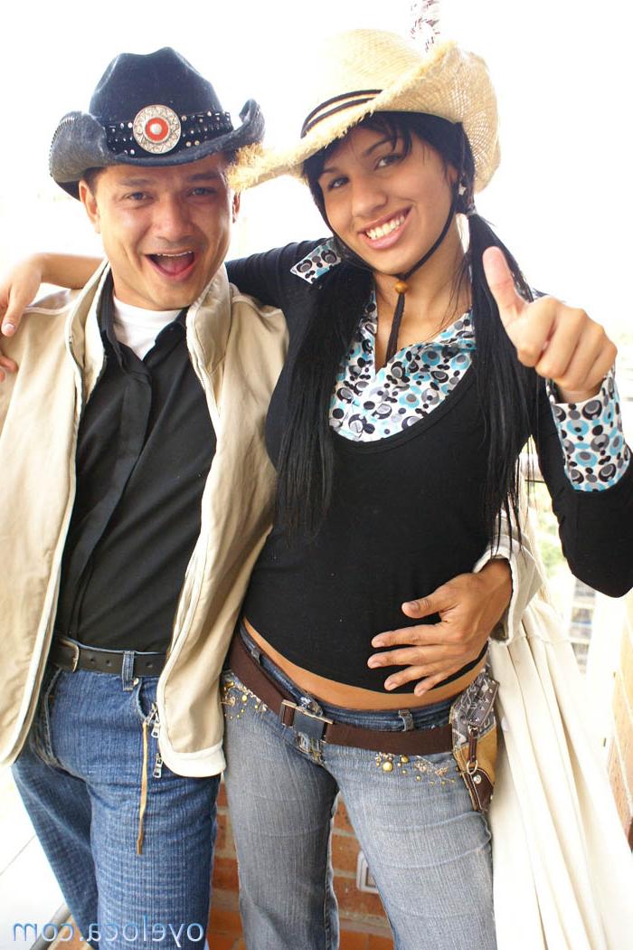 17P A garota mexicana local Juana Chavez cavalga um pau grosso e faz uma cara
