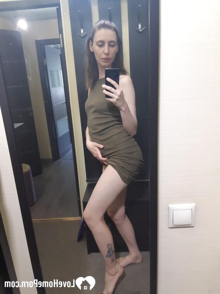20P Diese wunderschöne Amateurin zeigt beim Nacktfotos jeden Zentimeter ihres heißen Körpers