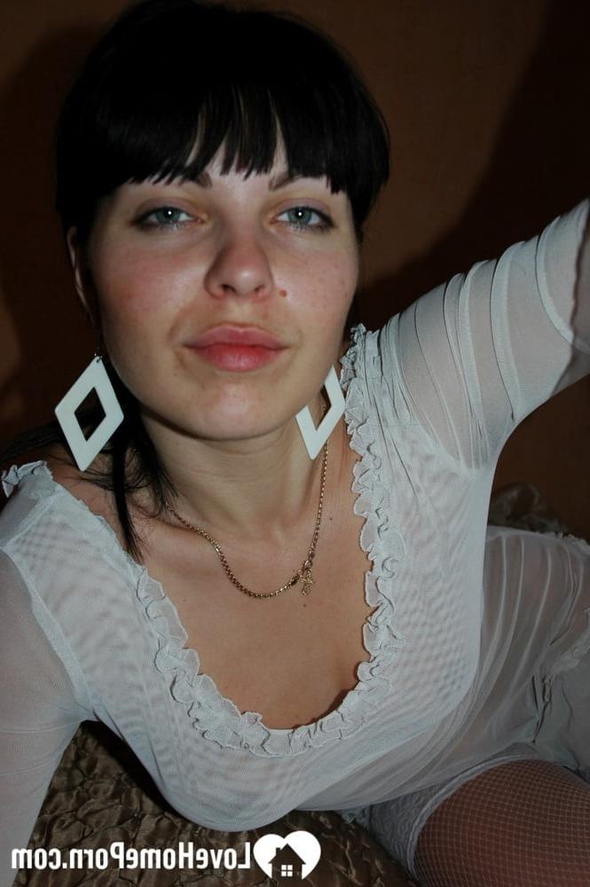 20P Amateur MILF teases in nylons and spreads her yummy pussy up close