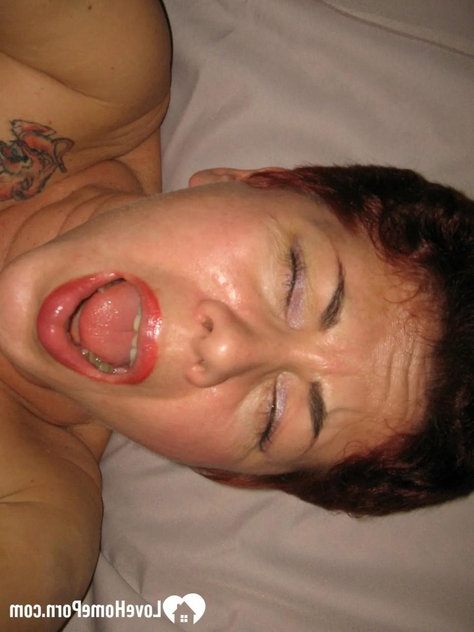 20P Short-haired MILF inserts a ripe banana into her pussy and blows a dick