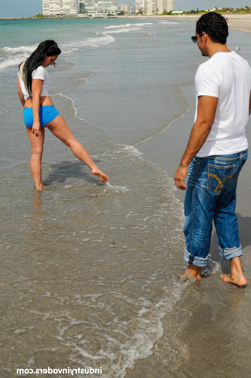 20P Slutty MILF Rachel Riley enjoys a big dick at the beach after sucking it