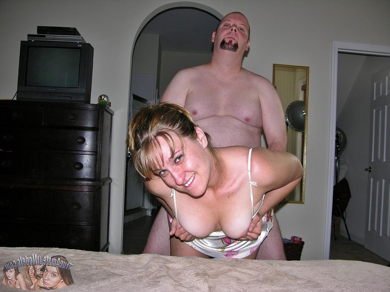 17P First timer in silk lingerie takes an external cumshot after fucking bald dude
