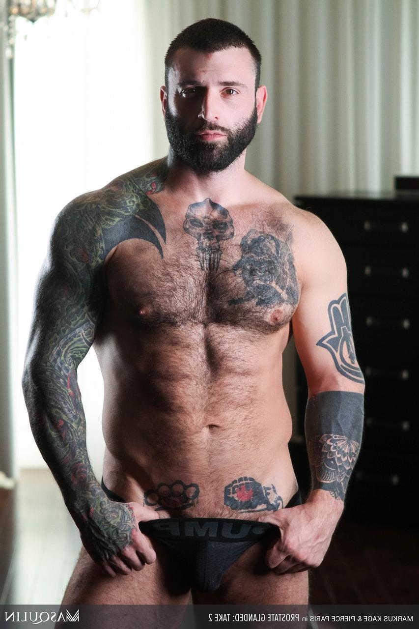 20P Homens gays musculosos Markus Kage e Pierce Paris desfrutam de sexo anal estilo cachorrinho