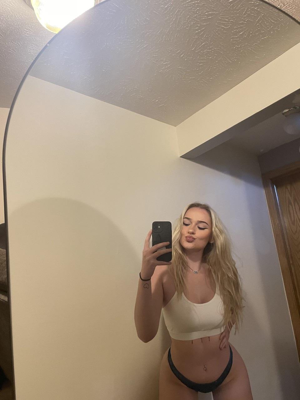 20P OnlyFans ブレイク・ブルーム ブレイク・ブロッサム
