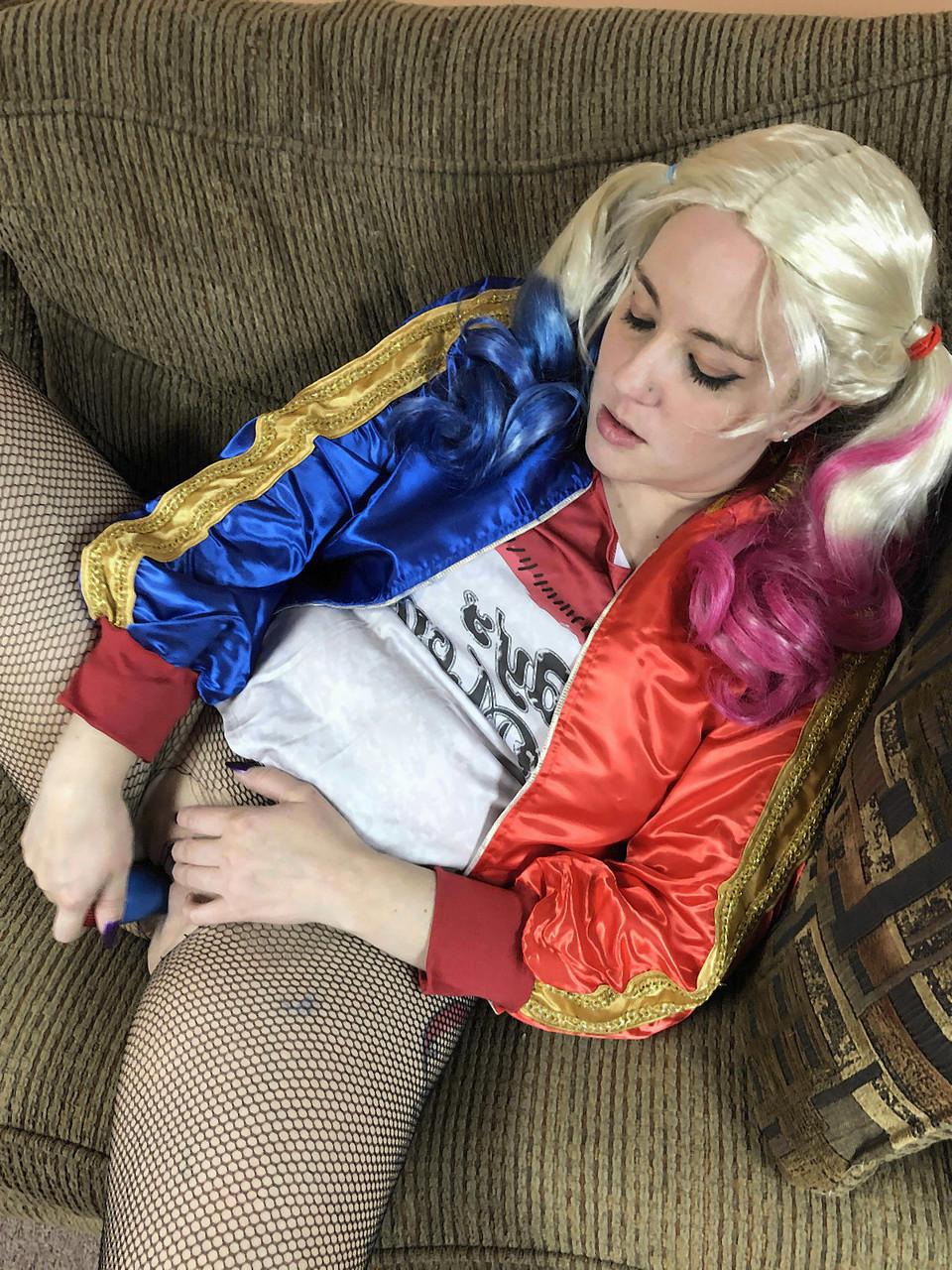 20P Curvy amateur with pigtails Selena Sky masturbates in her pantyhose