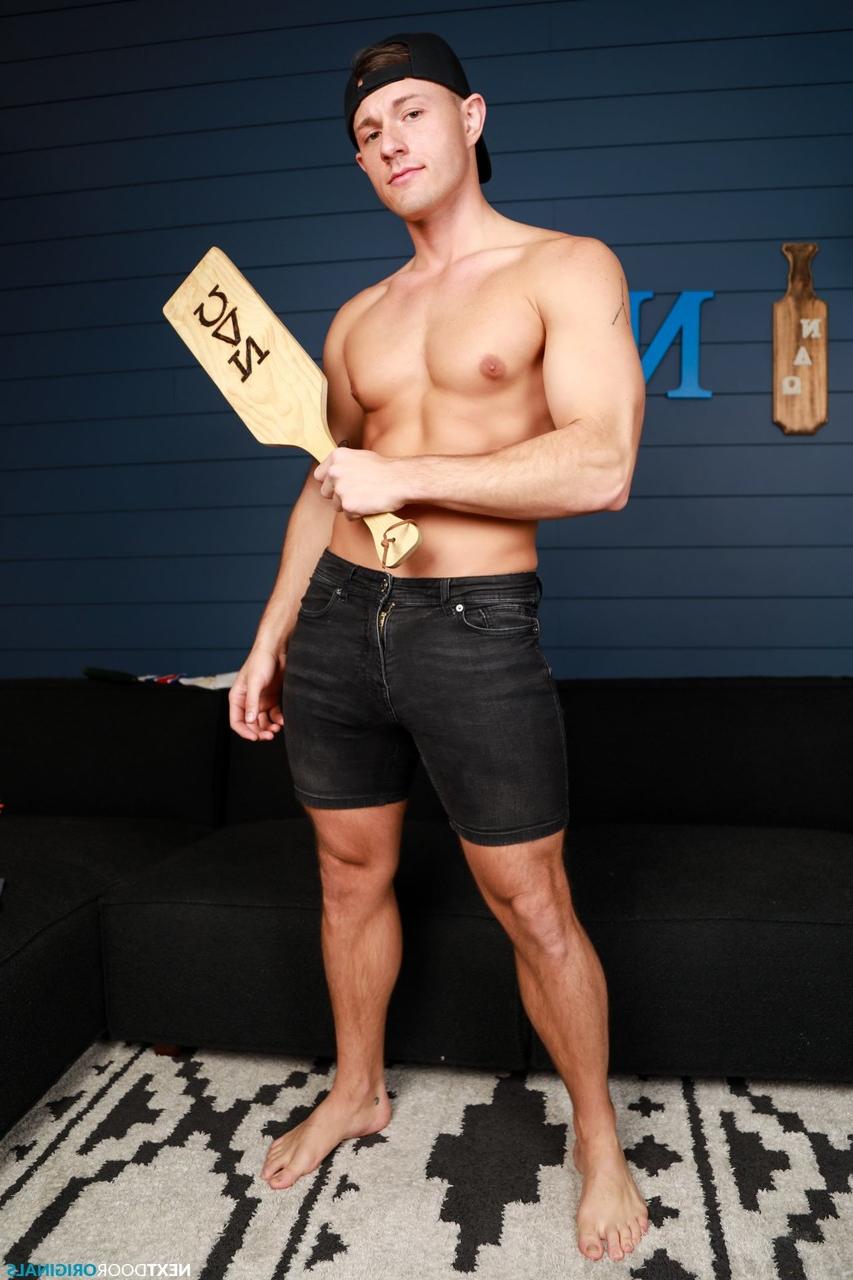 20P Los atractivos novios gays Kane Fox y Ryder Owens se embisten por el culo