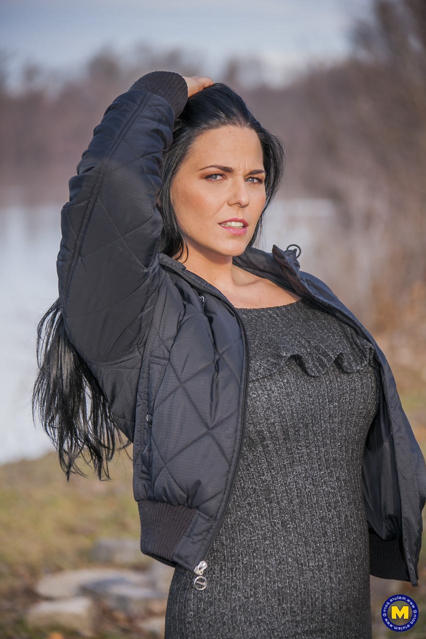 20P Sexy Hungarian MILF Simony Diamond flashes her crotch in black pantyhose