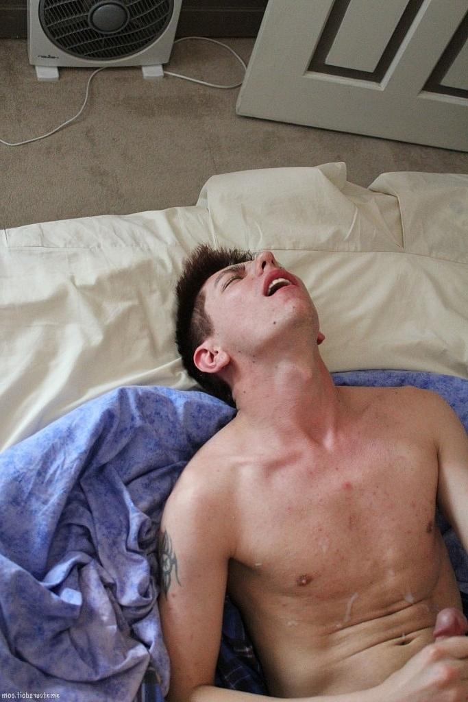 20P Os gays magros e safados Jason Jammer e Nic Naughty se batem
