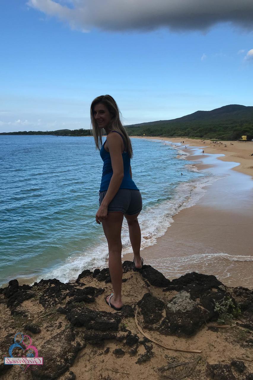 20P A amadora sexy Tara Ashley mostra sua buceta gostosa em uma compilação sexy
