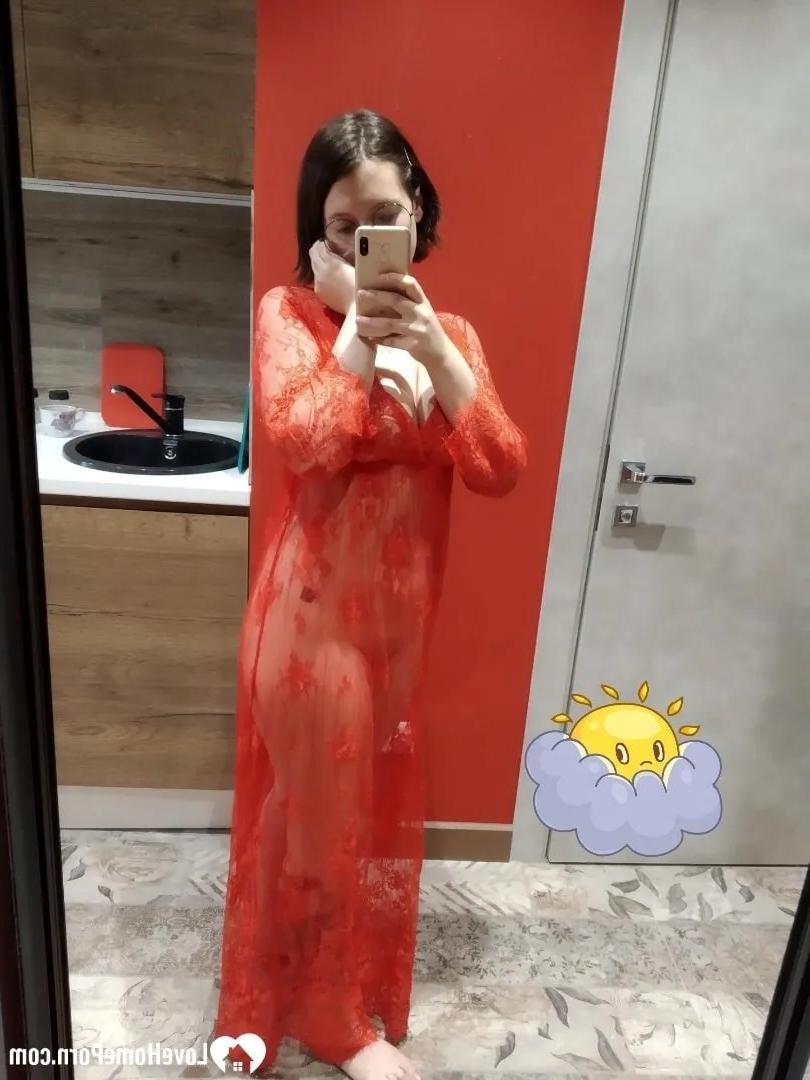 20P Dark-haired babe stripping and teasing with her big boobs in the mirror