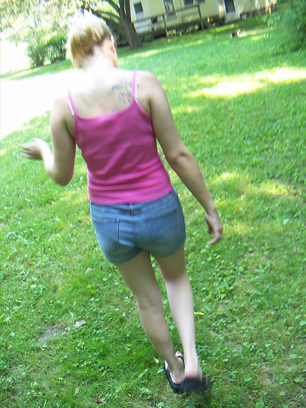16P Amateur girl Ryan models for a non nude shoot in denim shorts