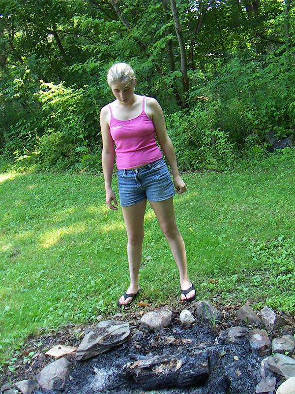 16P Amateur girl Ryan models for a non nude shoot in denim shorts