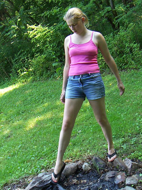 16P Amateur girl Ryan models for a non nude shoot in denim shorts