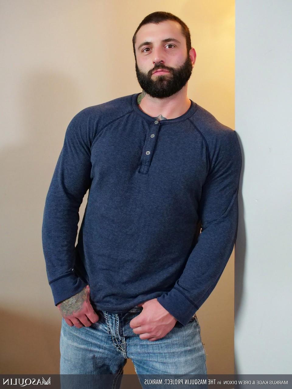 20P Gay bodybuilders Markus Kage and Drew Dixon have hardcore anal sex