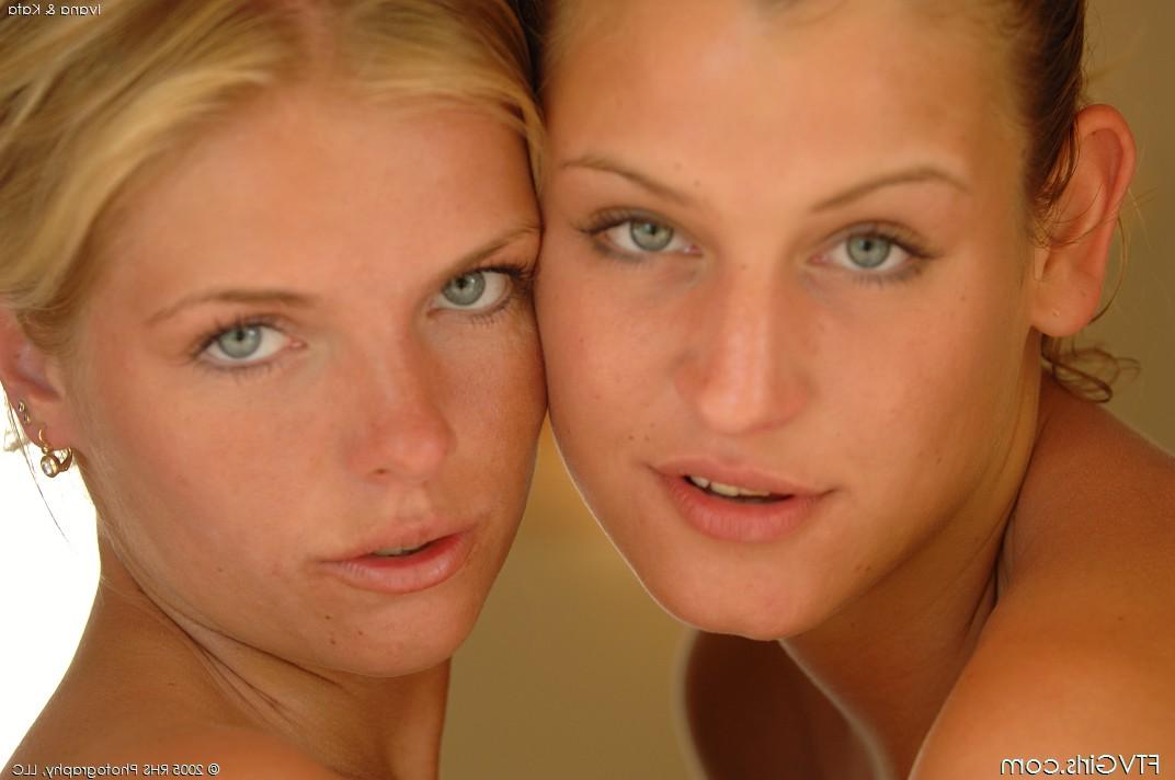 20P Horny lesbians Ivana & Kata kissing, dildoing & licking pussy outdoors