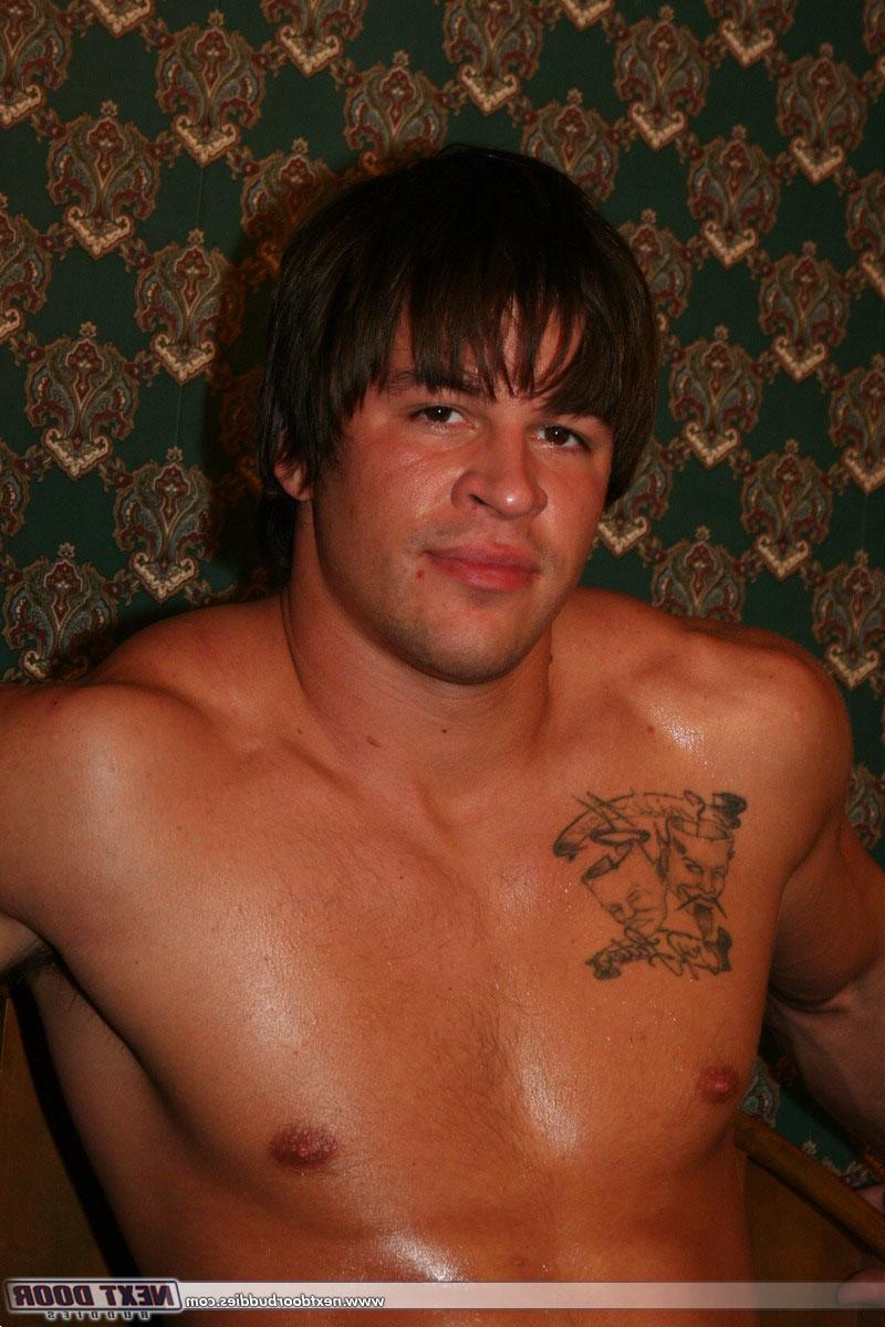 20P Slender twink Brady Rey gets pounded by stallion Brodie in various positions