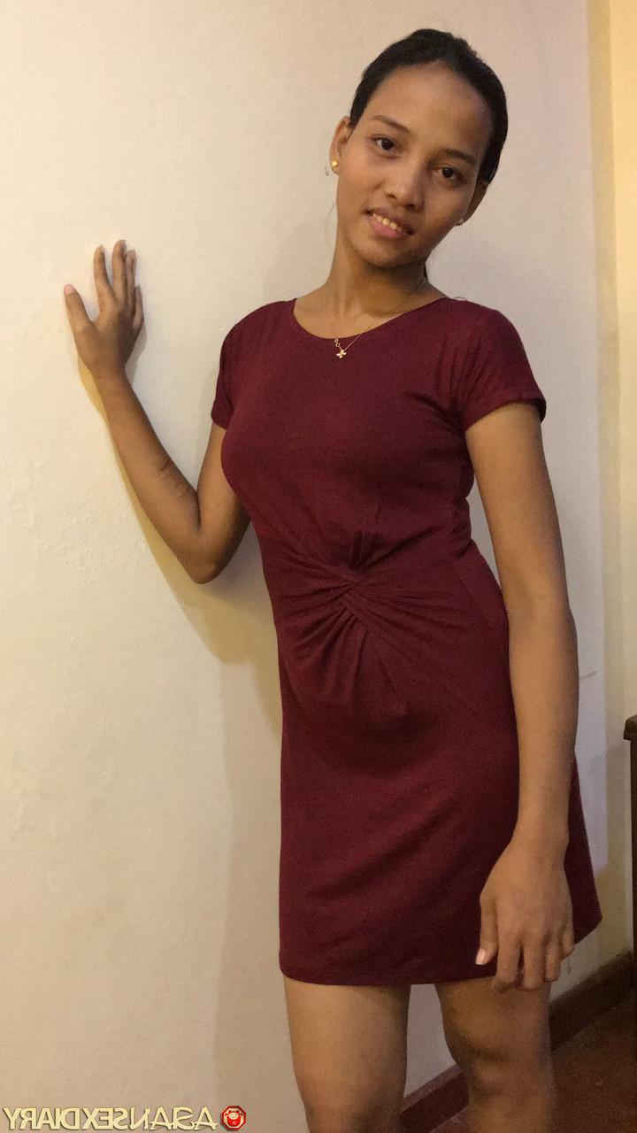 20P A garota asiática sexy Jennifer C mostra sua buceta de perto depois de fazer sexo POV
