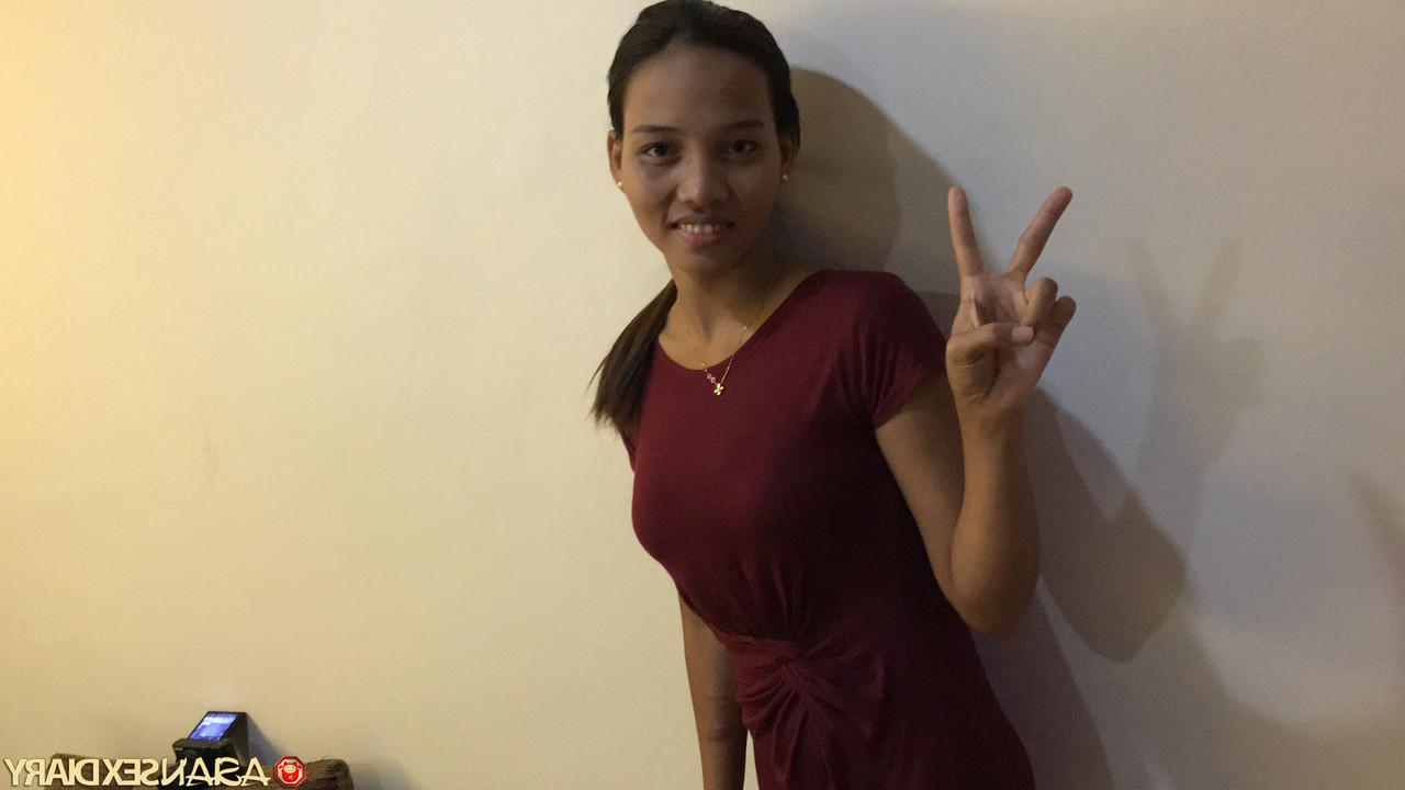 20P A garota asiática sexy Jennifer C mostra sua buceta de perto depois de fazer sexo POV