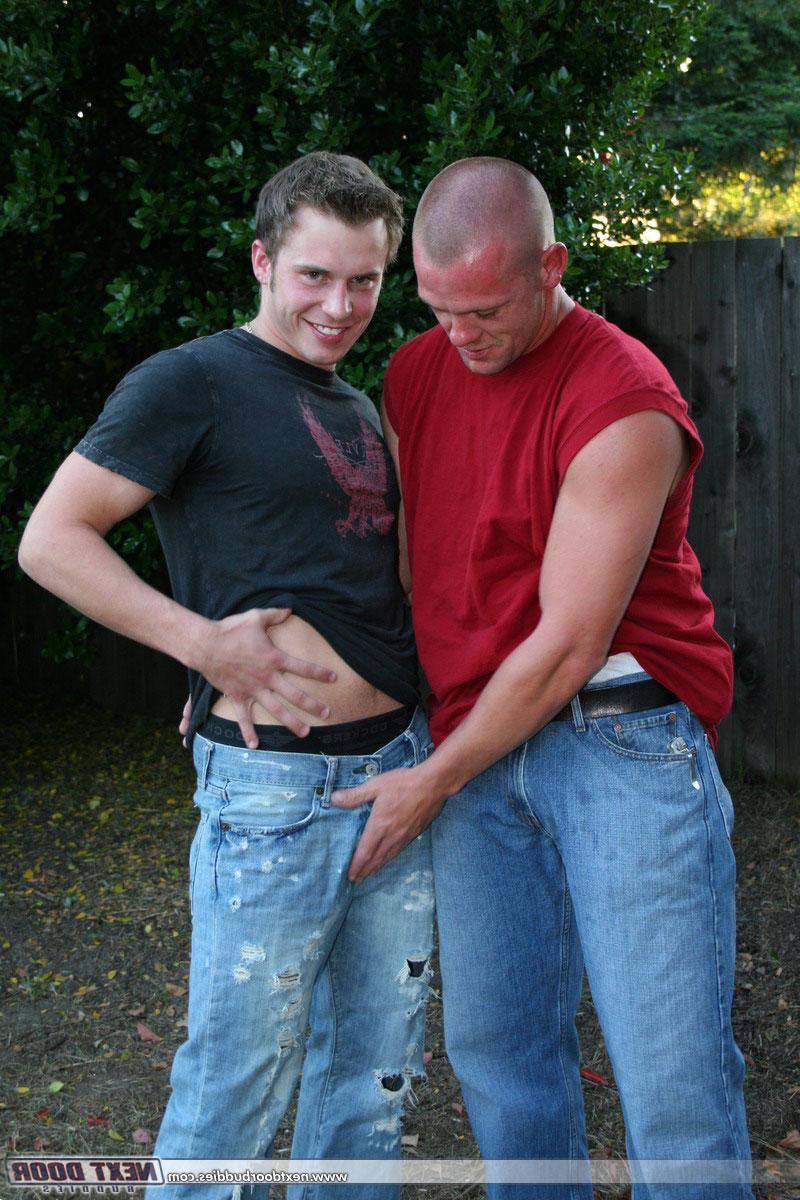 20P Amigos gays colgados Denny y Tim dándose una mamada de garganta profunda ardiente
