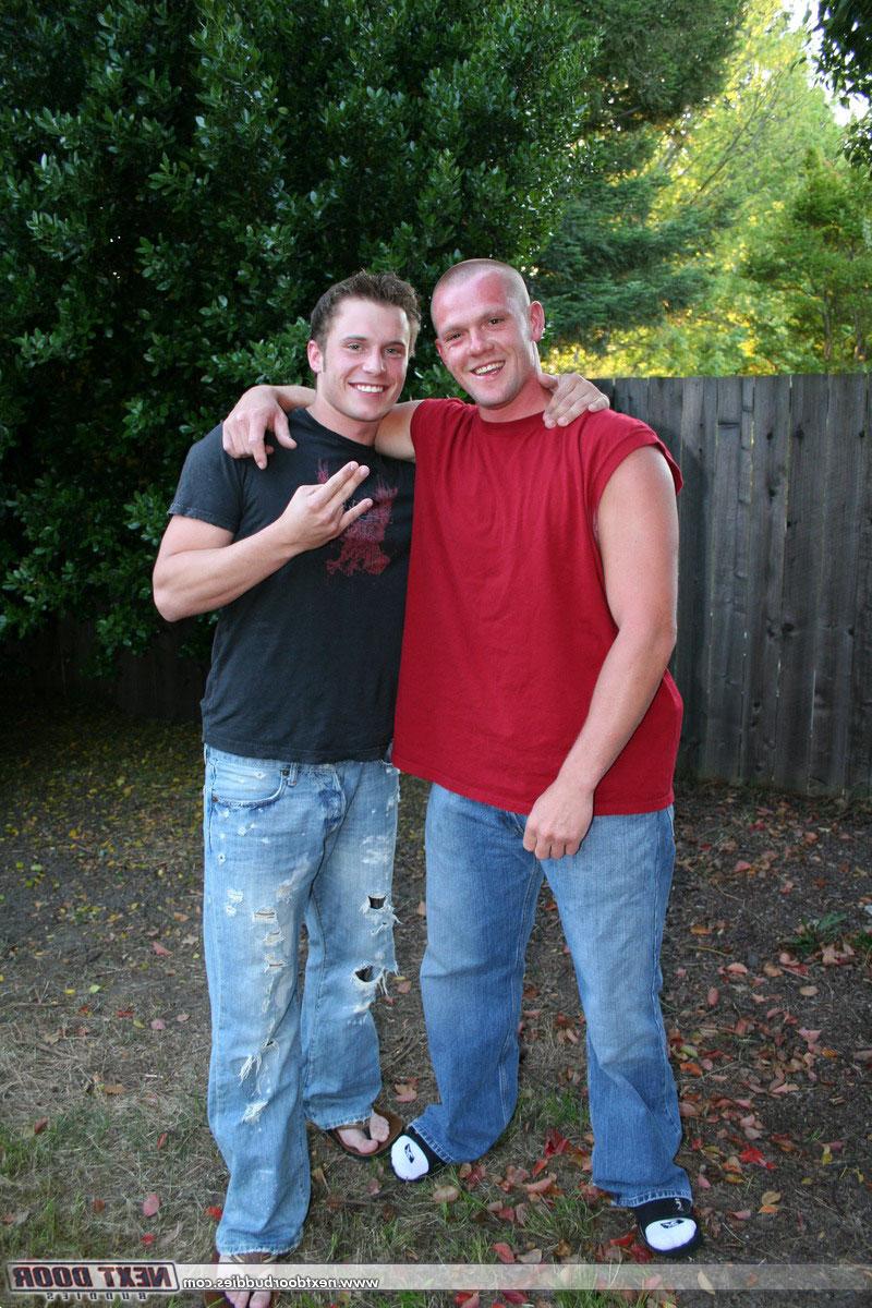 20P Amigos gays colgados Denny y Tim dándose una mamada de garganta profunda ardiente
