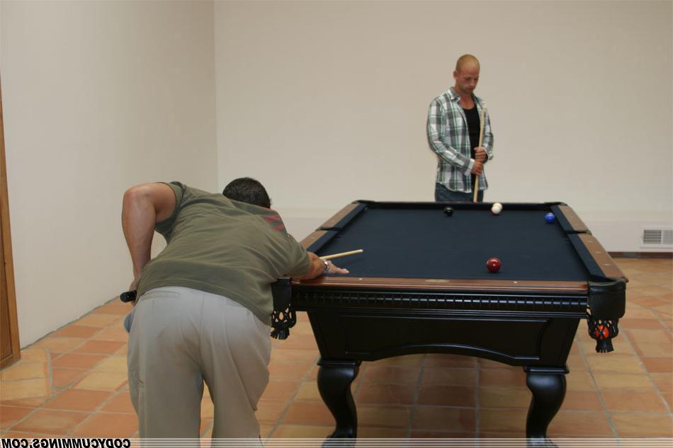 20P Der blonde Patrick Rouge gibt dem Twink Cody Cummings einen heißen Rimjob und Blowjob