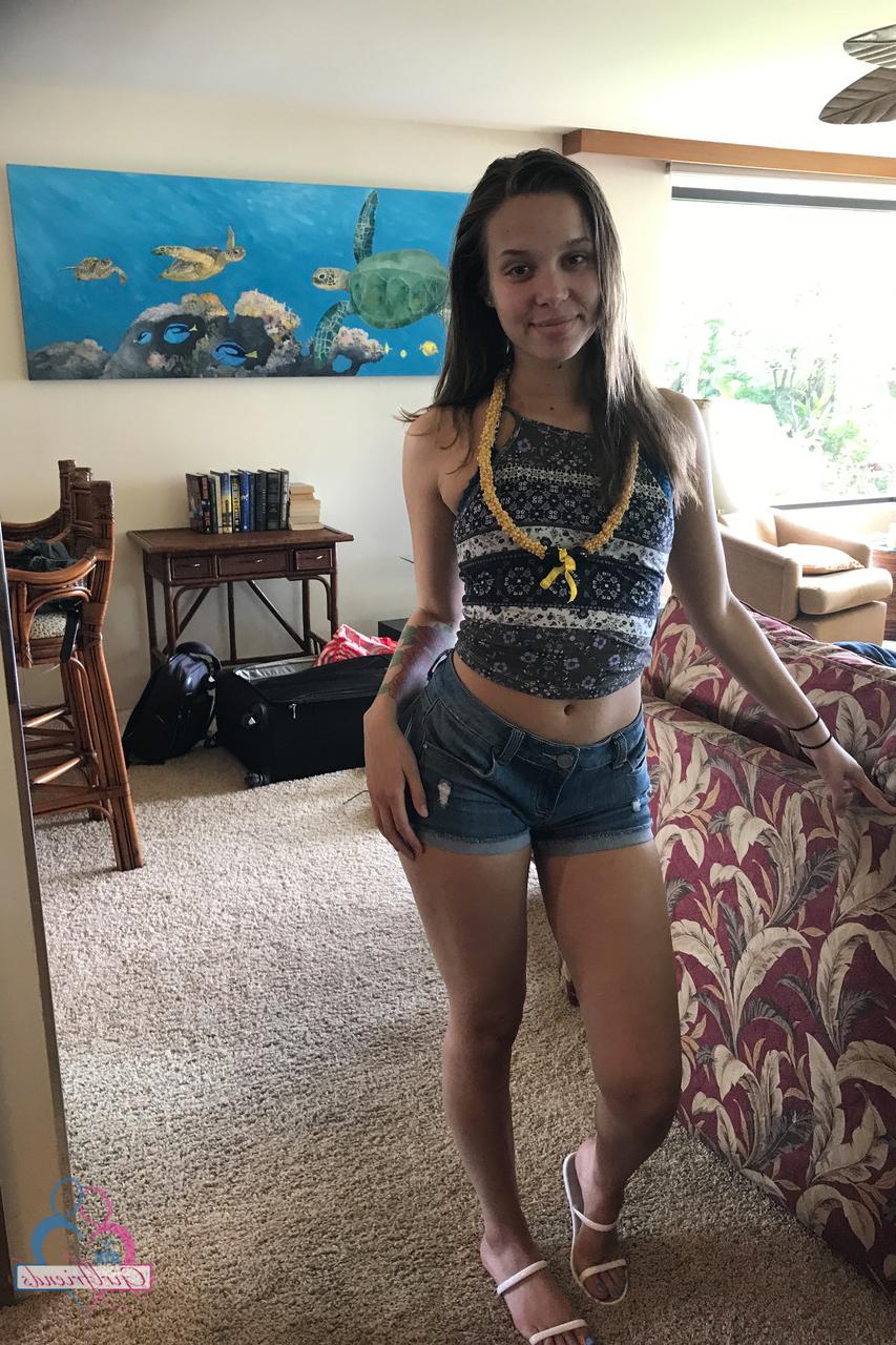 20P Amateur girlfriend Liza Rowe poses in her sexy bikini on a sandy beach