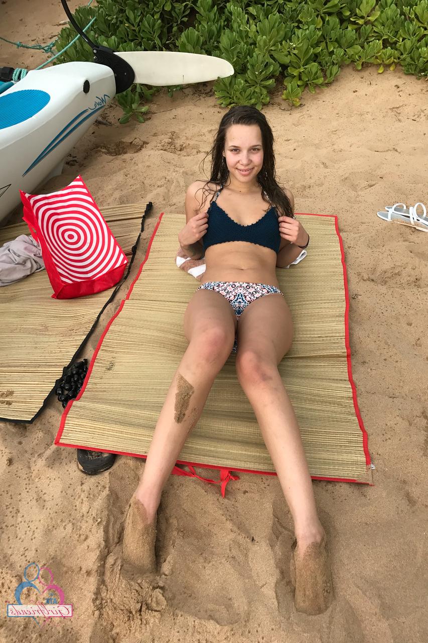 20P Amateur girlfriend Liza Rowe poses in her sexy bikini on a sandy beach