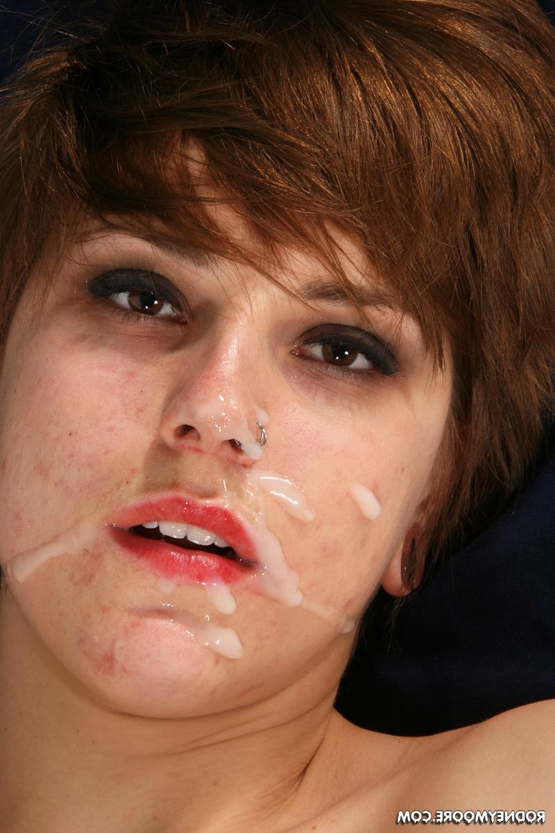 20P Curvy amador Harper Leigh leva uma gozada facial depois de sexo POV