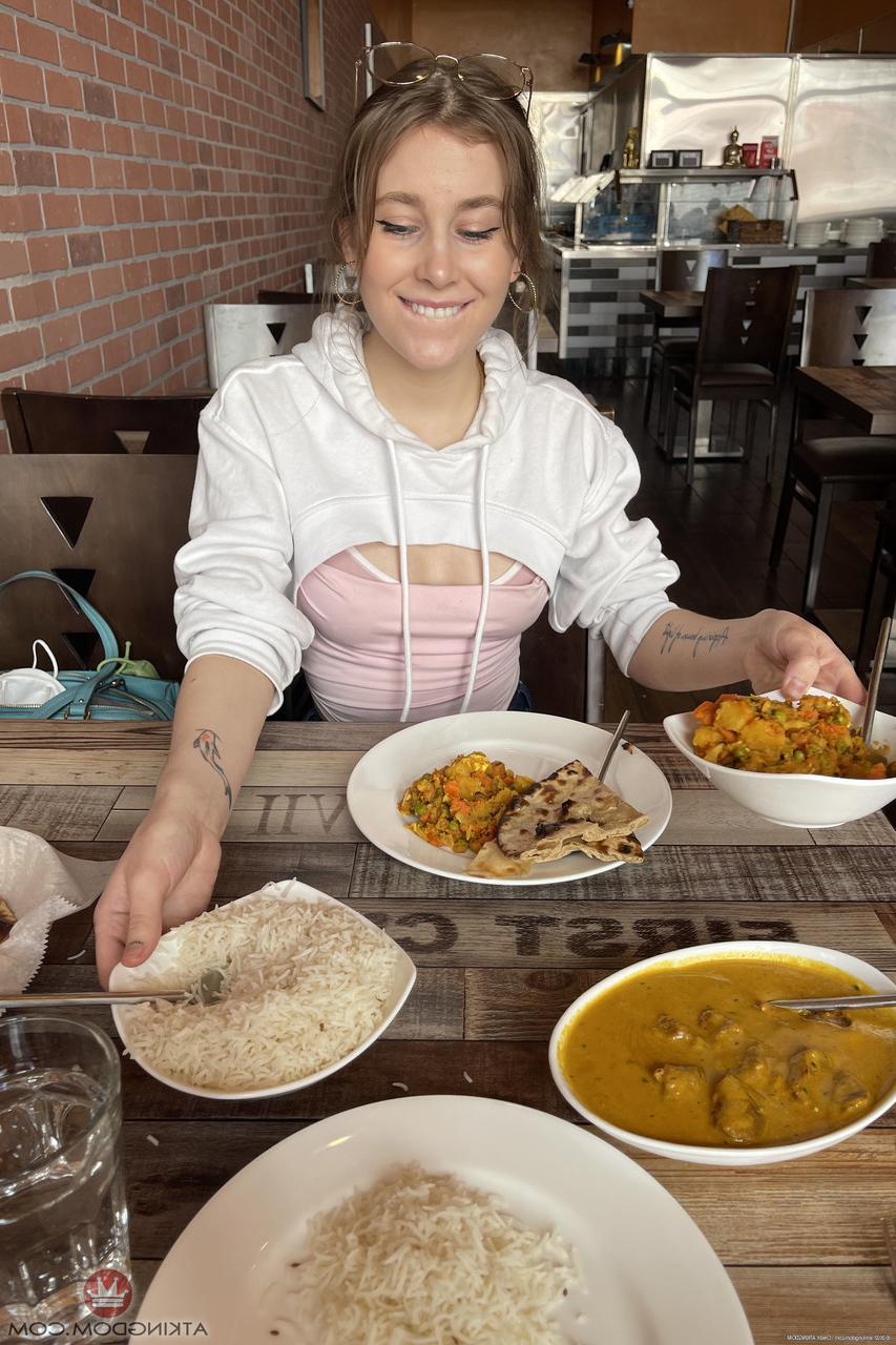 20P Cute amateur girlfriend Fiona Sprouts massages her meaty pussy in public
