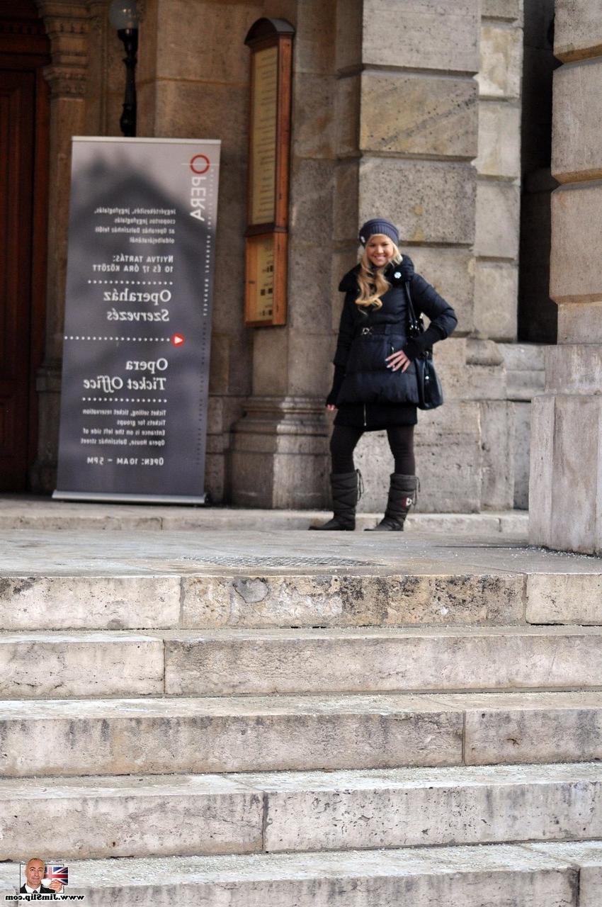 20P A loira europeia Zorah seduz o padrasto e dá uma cabeçada nele em casa