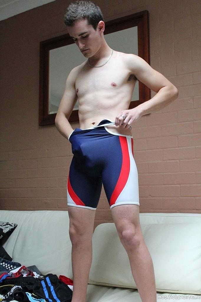 20P Perverted gay wrestler Carter Cumalot strips his uniform and masturbates