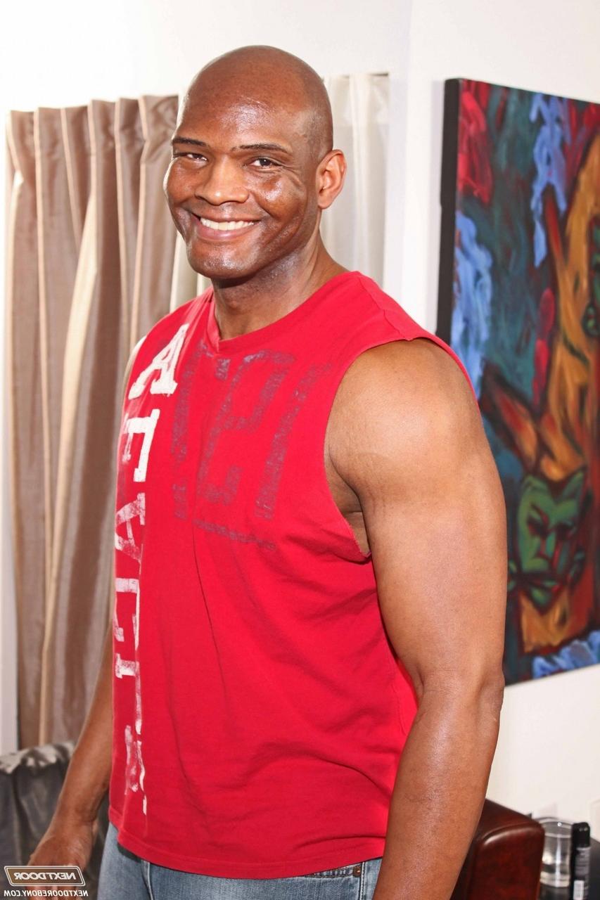 20P Black stud Nubius gets anally demolished by muscular older ebony Montaz