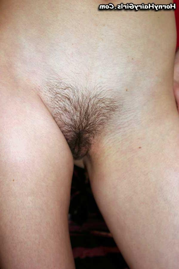 20P La sexy amateur Giselle juega con una gran polla y recibe una corrida facial