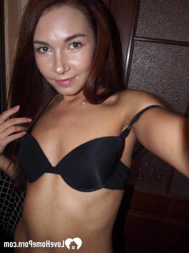 15P Adorable amateur babe takes selfies of her amazing body in the mirror