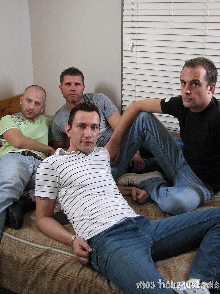 20P Gay hunks Branco Bronco & Sam Meat have oral sex in a wild foursome