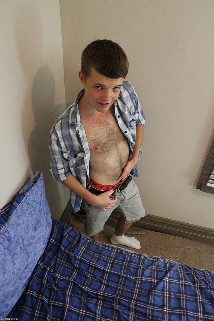 20P Filthy skinny twink Arthur Candy shows his big cock and masturbates