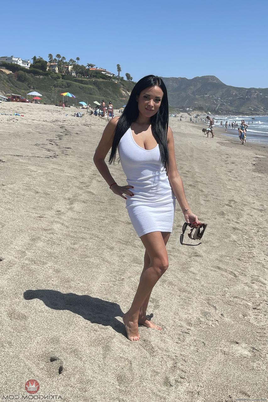 20P ATK Galleria Anissa Kate