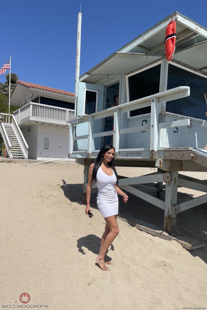 20P ATK Galleria Anissa Kate
