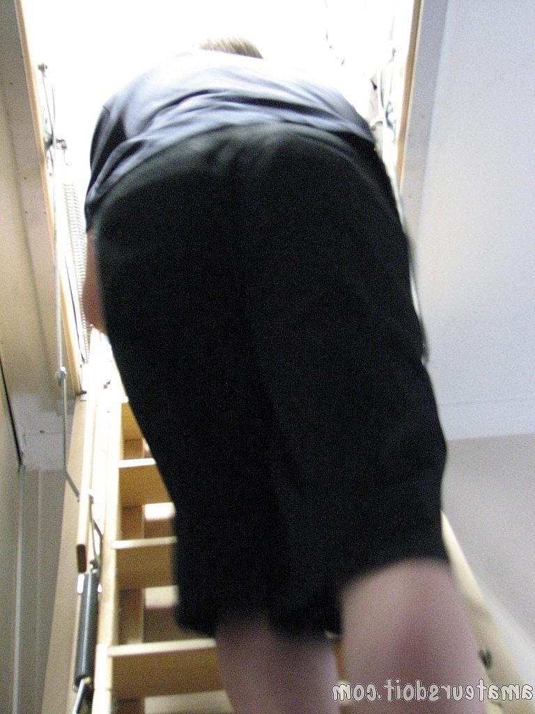 20P Good-looking amateur Jimmy Twink strips & plays with his small hairy cock
