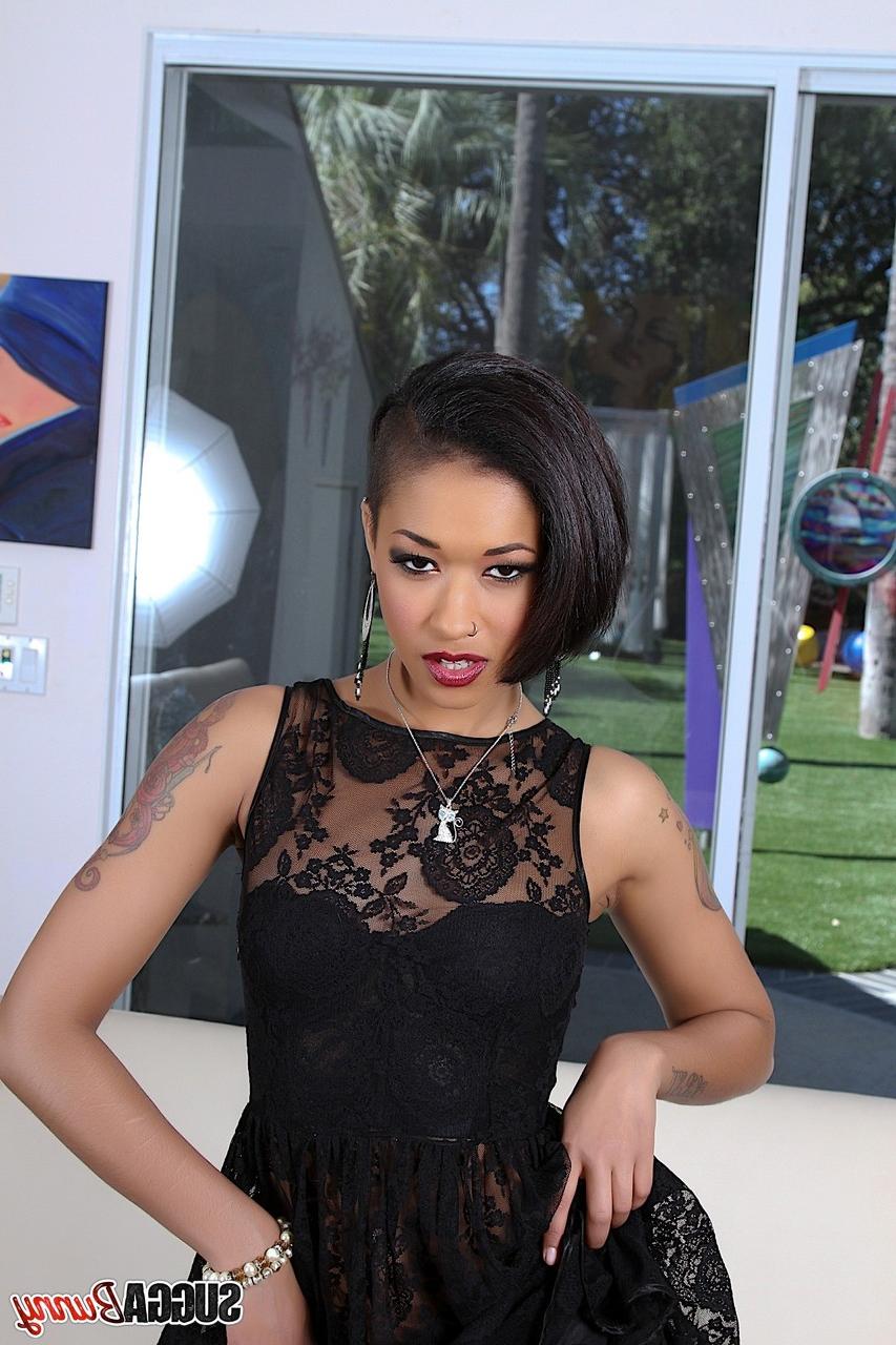 20P Pretty babe Skin Diamond enjoys a big black cock in different positions
