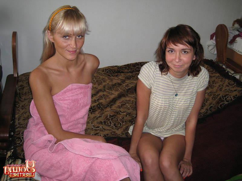 16P Meninas se beijam antes de começar um trio POV