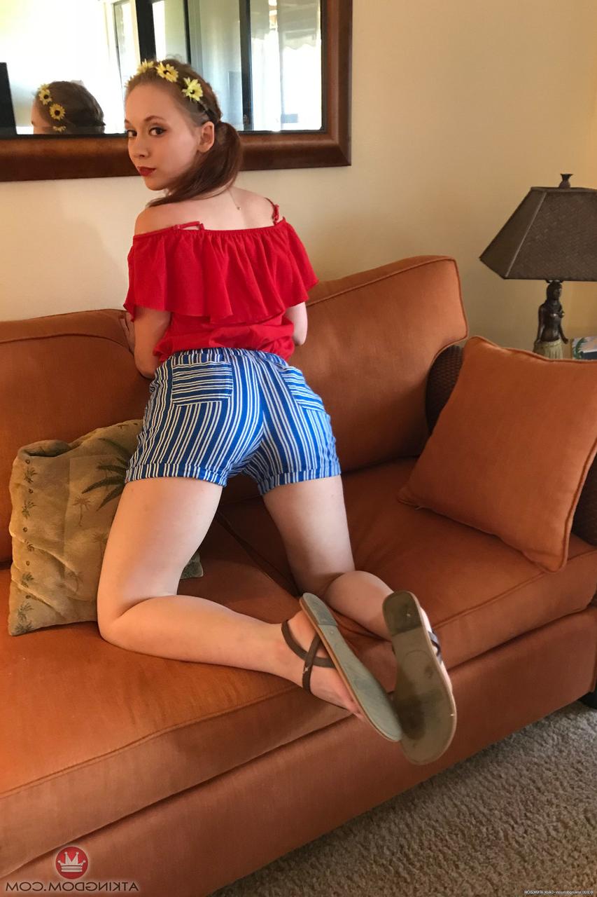 20P A bela ruiva Athena Rayne posa totalmente vestida e nua em sua compilação
