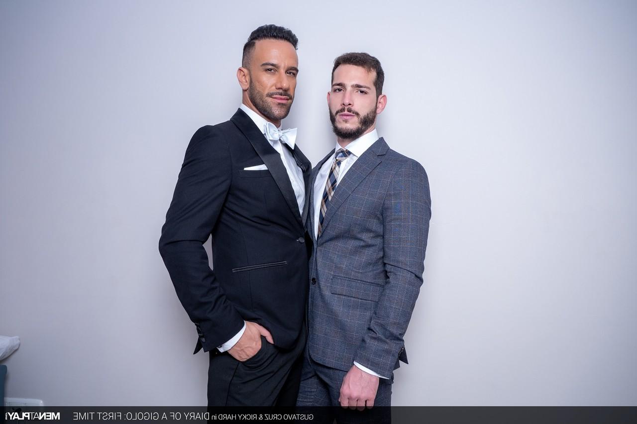 20P Gay men in suits Ricky Hard & Gustavo Cruz have anal sex after hot oral action