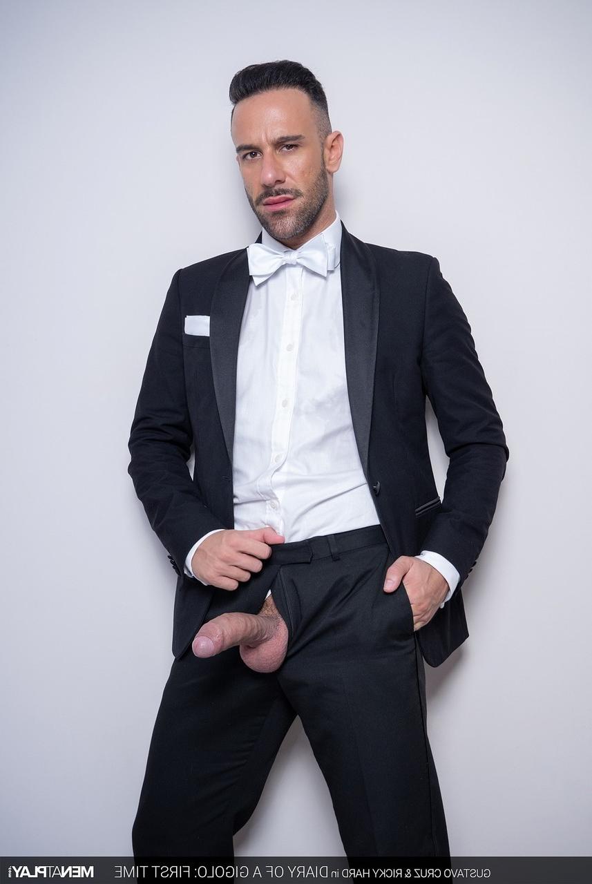 20P Gay men in suits Ricky Hard & Gustavo Cruz have anal sex after hot oral action